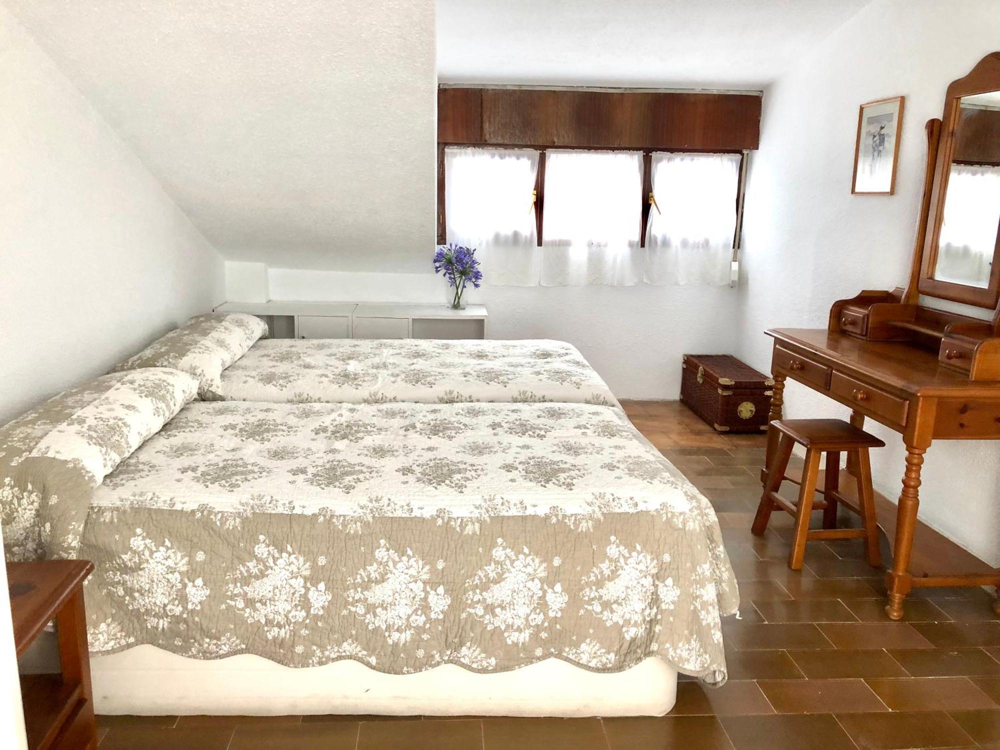 Chalet Al Lado De La Playa Con Piscina Privada, Jardin Y Barbacoa, Fronton, 6 Habitaciones ลาเรโด ภายนอก รูปภาพ